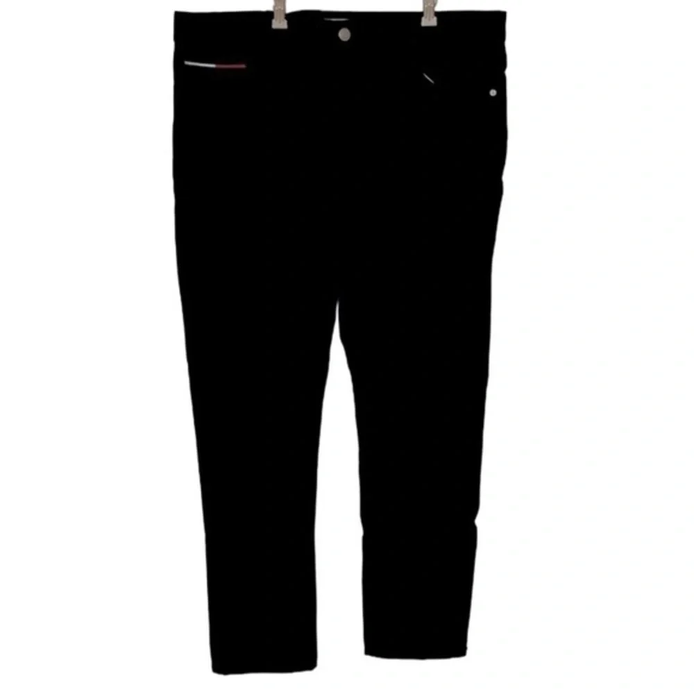 TOMMY HILFIGER | Men’s Black TOMMY JEANS Waist 36 Length 32.
